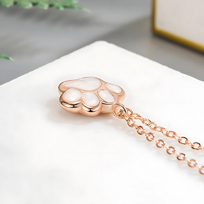 Yanika - Necklace with silver paw pendant