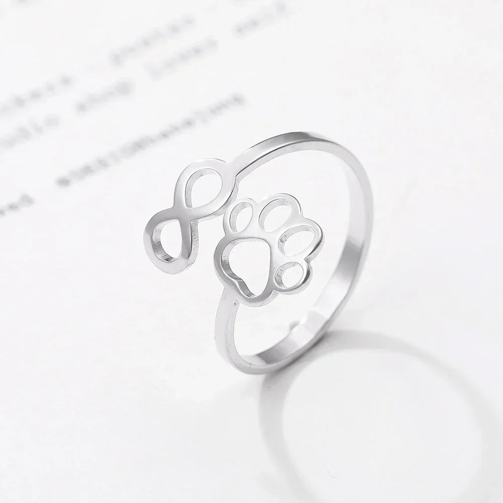 Chloe  - Adjustable infinity paws made of silver and gold